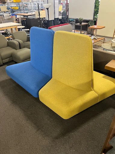 Modular lobby lounge seating at BT Express Liquidators, San Jose